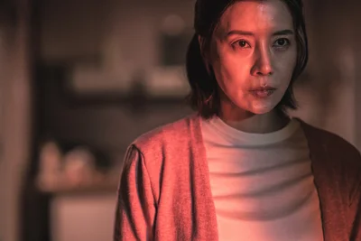 [BIFAN] 익숙한 문법 속에서도 빛나는 '고인아파트'만의 세련된 점프스케어