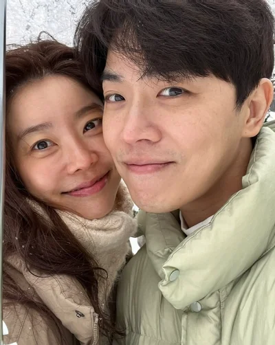 '김부장' 대박 났지만 휴가 반납…이동하, 무대 복귀에 아내 박소진도 열혈 응원