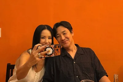 다시 함께한 남매…엄정화, '오케이 마담2' 시사회 찾은 엄태웅과 찰칵