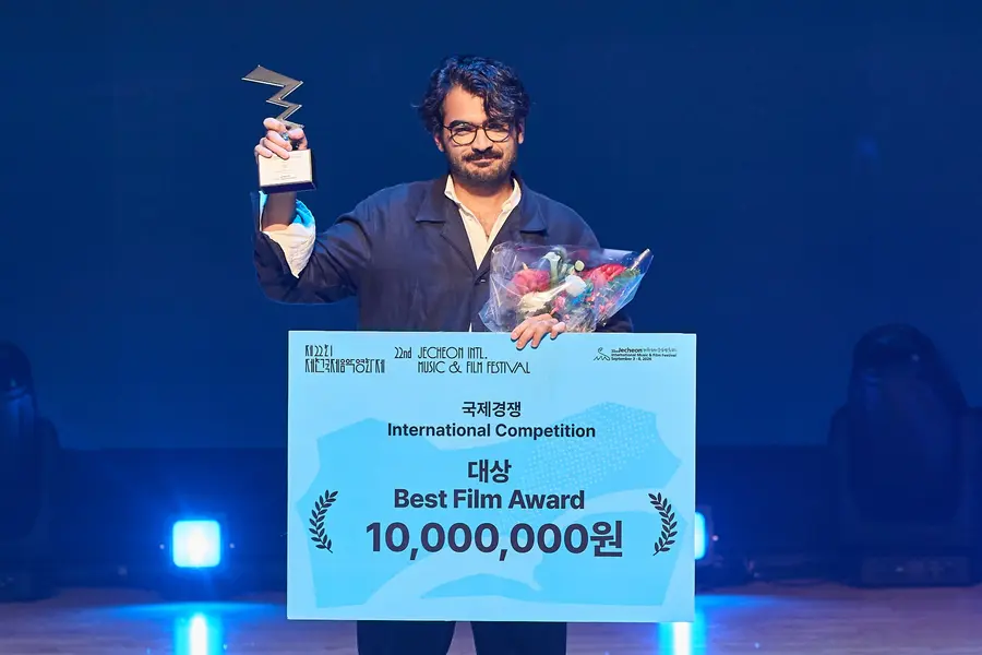 국제경쟁 대상 〈길가메시의 꿈〉의 알리 알 다라지 프로듀서 / 사진=제천국제음악영화제 제공
